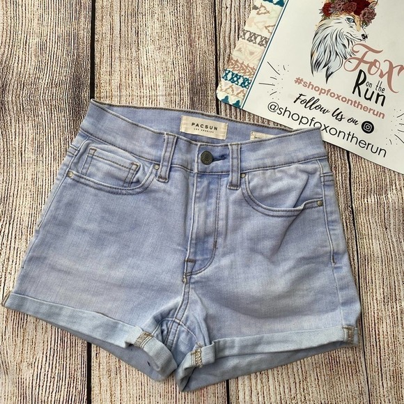 PacSun Pants - 𝅺PACSUN The Shortie Light Wash Shorts Size 23